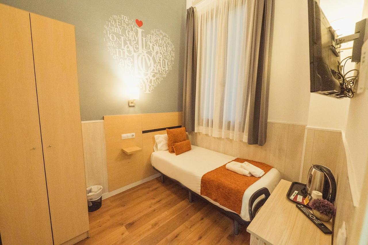 Hostal Live Natura Barcelona (Adults Only) Exterior foto