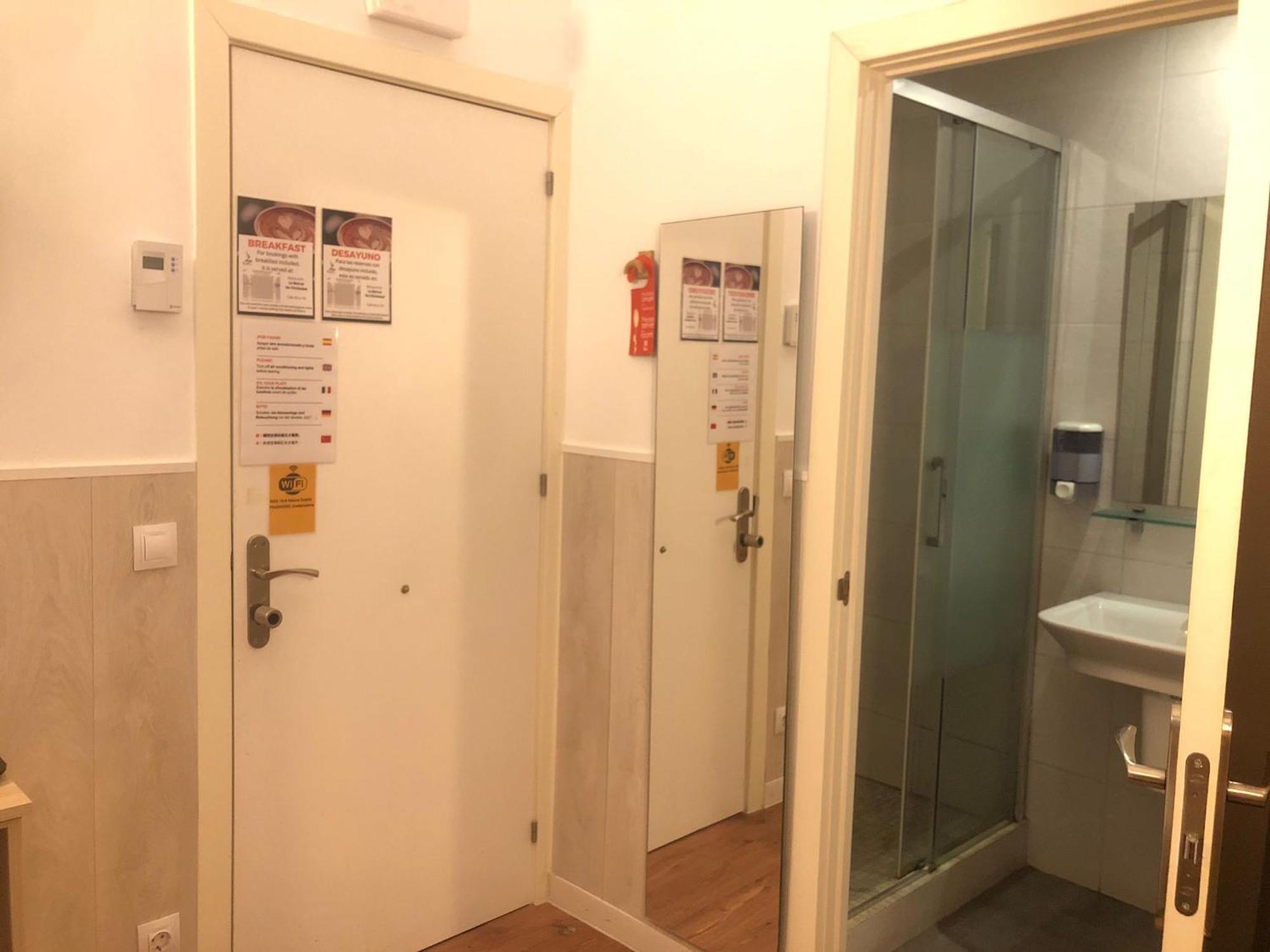 Hostal Live Natura Barcelona (Adults Only) Exterior foto